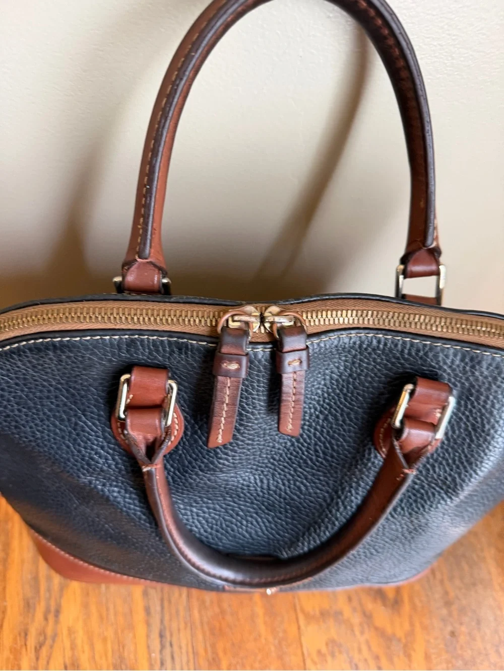 Dooney & Bourke Zip Zip Satchel Black Pebble Grain Leather Satchel Purse Handbag